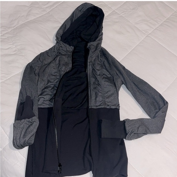 Lululemon Dance Studio III Reversible Jacket – Size Small - Picture 5 of 5